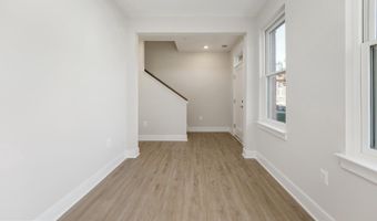 945 SYCAMORE Dr SE, Washington, DC 20032