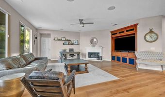 2124 Pamplona Ct, Escondido, CA 92025