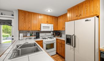 79 Apple Blossom Rd, Barre, VT 05641