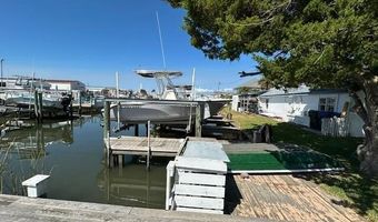 319 Old Causeway Rd, Atlantic Beach, NC 28512