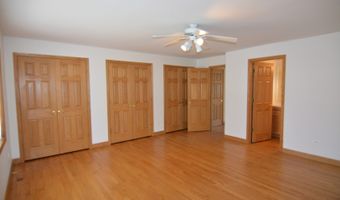 2405 E Miner St, Arlington Heights, IL 60004