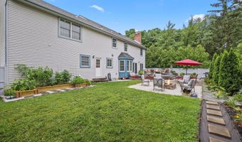 2 Independence Dr, Aberdeen, NJ 07747