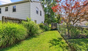 12422 SARAH Ln, Bowie, MD 20715