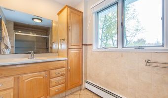 312 Mountainside Dr, Alloway, NJ 07422