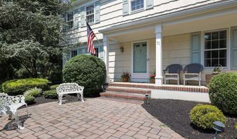 11 Lyon Rd, Middletown, NJ 07748