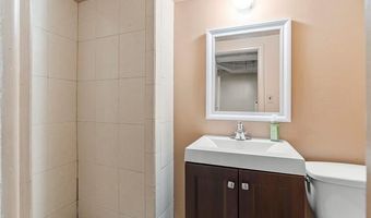 15570 Angelique Ave, Allen Park, MI 48101