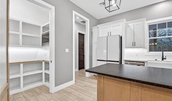 1914 Ebbing Loop, Barling, AR 72923