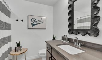 1605 N Lakeside Dr, Andover, KS 67002