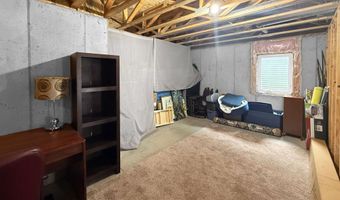 3906 Lone Peak Dr, Bismarck, ND 58503