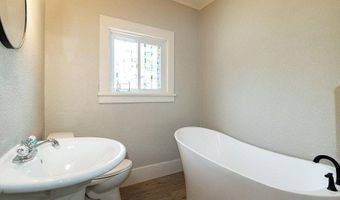 703 Jersey St, Baldwin City, KS 66006