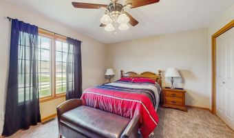 1415 Lake Shore Cir SE, Altoona, IA 50009
