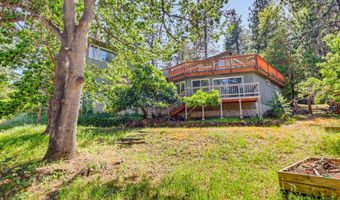 1105 Ivy Ln, Ashland, OR 97520