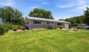 1225 E Church St, Aurora, MO 65605