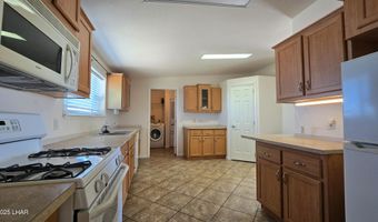 5558 E Red Barrel Rd, Yucca, AZ 86438