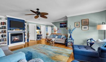 21 W Magnolia Ave, Beach Haven, NJ 08008