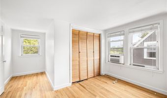 15 Preston Dr, North Kingstown, RI 02852
