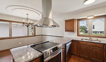 506 2nd Ave SW, Altoona, IA 50009