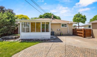 2700 N LILLIAN Ct, Appleton, WI 54911