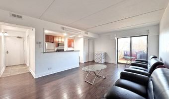 735 N Swift Rd 102, Addison, IL 60101