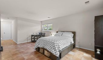938 S ROLFE St, Arlington, VA 22204