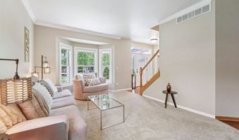 228 E THORNBROOK Ln, Appleton, WI 54913