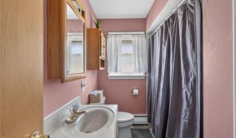 119 N Main St, Alburtis, PA 18011