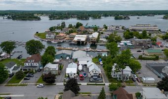 16 Bethune St, Alexandria Bay, NY 13607