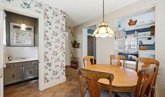 916 Audubon Pkwy, Audubon Park, KY 40213