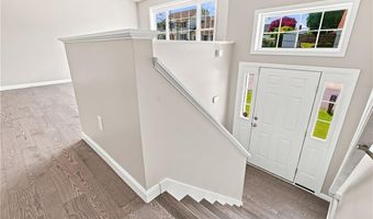 17 Ostend St, Johnston, RI 02919