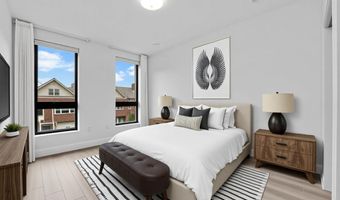117 W 2ND St 202, Bayonne, NJ 07002