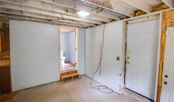 645 Elfgen St, Alton, IL 62002