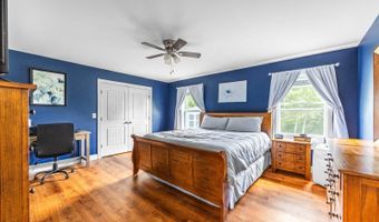 51 Knoll Crest Dr, Bangor, ME 04401
