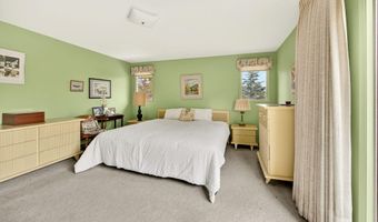 697 Oak Knoll Dr, Ashland, OR 97520