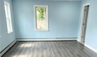 30 Harris St, Coventry, RI 02816