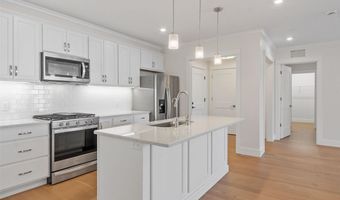 3 Longview Dr 305, Atkinson, NH 03811