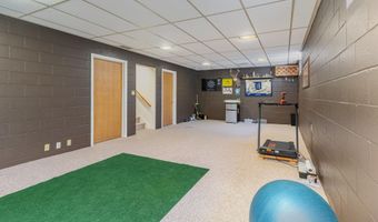 424 Fairlane Dr, Alma, MI 48801