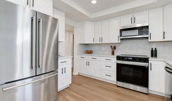9830 Lyncarol Dr, La Mesa, CA 91941