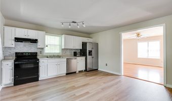 1916 Franklin Ave, Colonial Heights, VA 23834