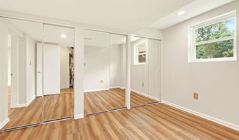 5701 RADNOR Ct, Bethesda, MD 20817