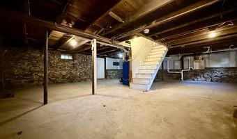29 Fordway St, Derry, NH 03038