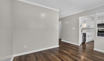 2425 Dunsworth Dr, Columbus, OH 43235