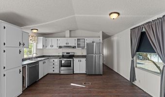 26600 S Grandview Dr, Congress, AZ 85332