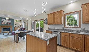 5713 Rosslare Ln, Fitchburg, WI 53711