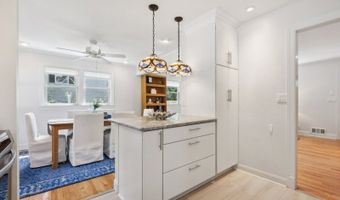 3 N Ridge Rd, Livingston, NJ 07039