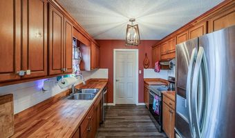508 White Rose Ln, Boiling Springs, SC 29316