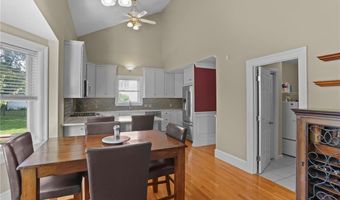 18 Quail Ridge Rd, Cranston, RI 02921