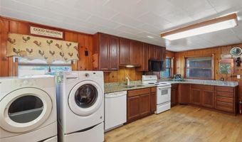4705 Prairieburg Rd, Anamosa, IA 52205
