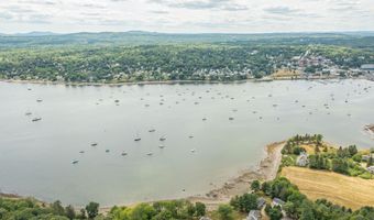 48 Old Searsport Ave, Belfast, ME 04915