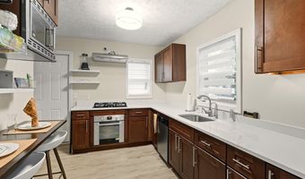 985 Peerless Ave, Akron, OH 44320