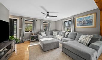 162 Lakeside Oaks Dr, Barrington, NH 03825